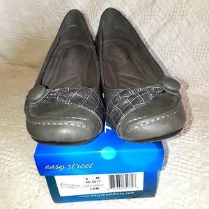 easy street CAM grey flats 8M